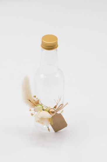 صورة علب بلاستيك للعصير